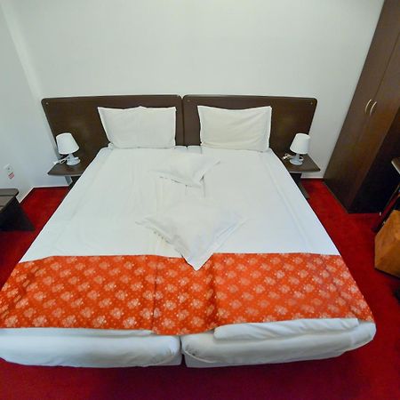 Pension Happy Day - Motorcycle Friendly Sibiu Extérieur photo