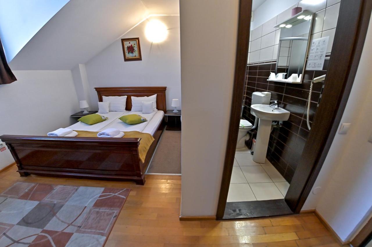 Pension Happy Day - Motorcycle Friendly Sibiu Extérieur photo