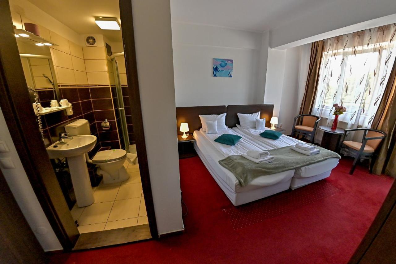 Pension Happy Day - Motorcycle Friendly Sibiu Extérieur photo