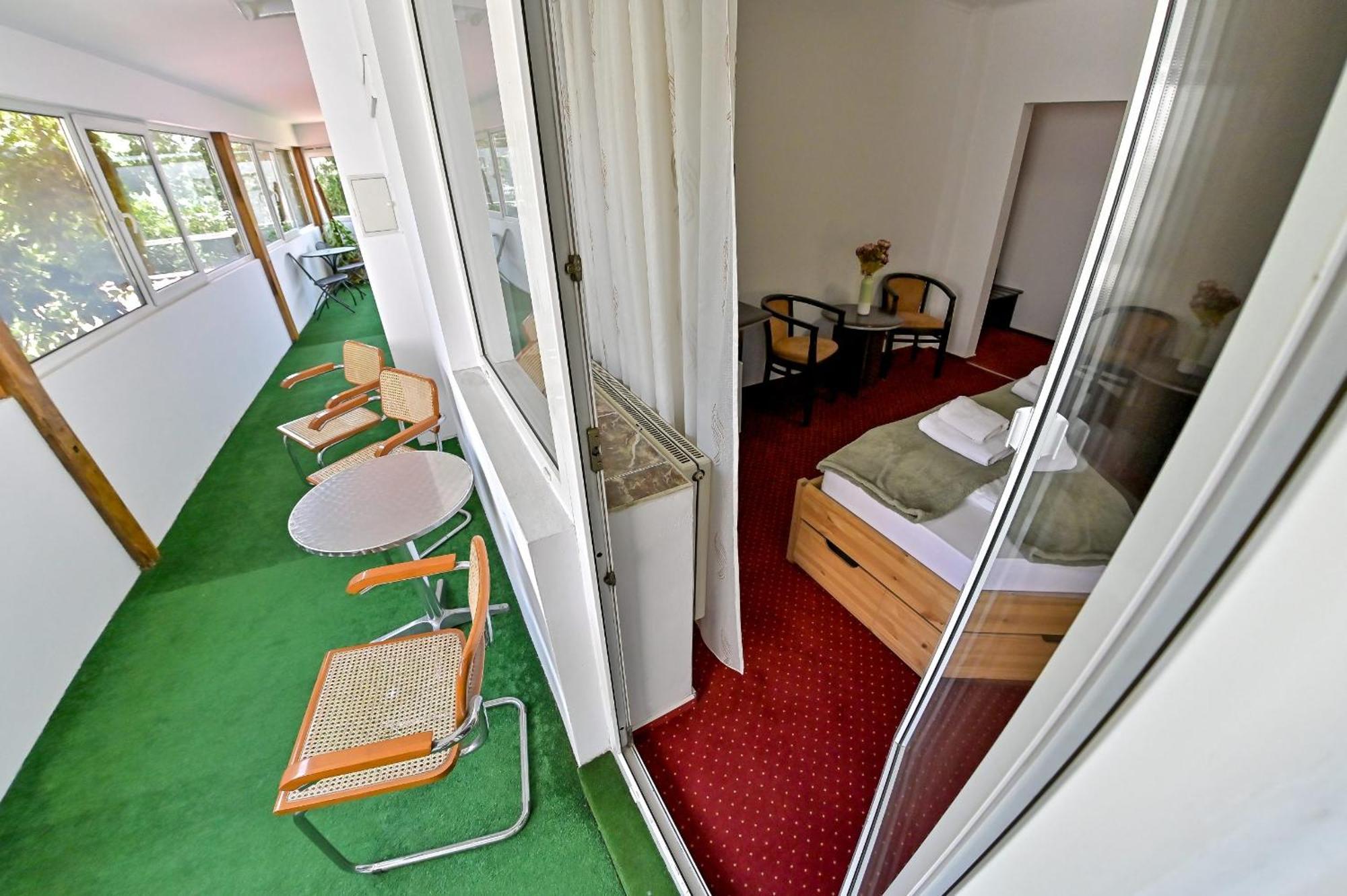 Pension Happy Day - Motorcycle Friendly Sibiu Extérieur photo