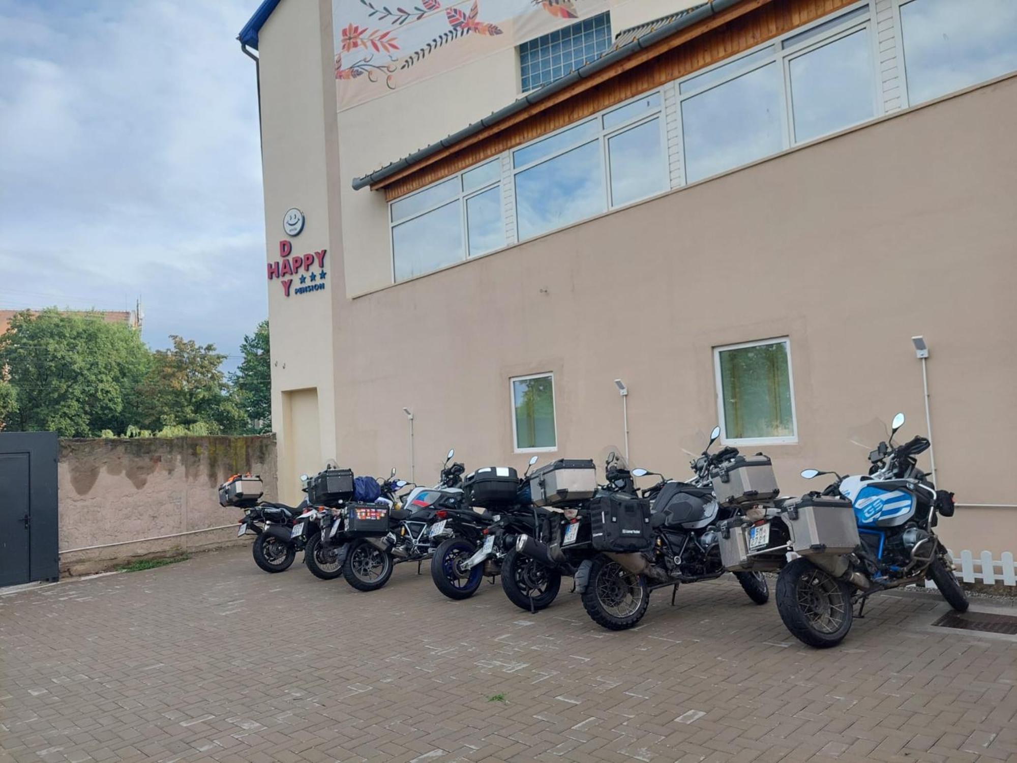 Pension Happy Day - Motorcycle Friendly Sibiu Extérieur photo