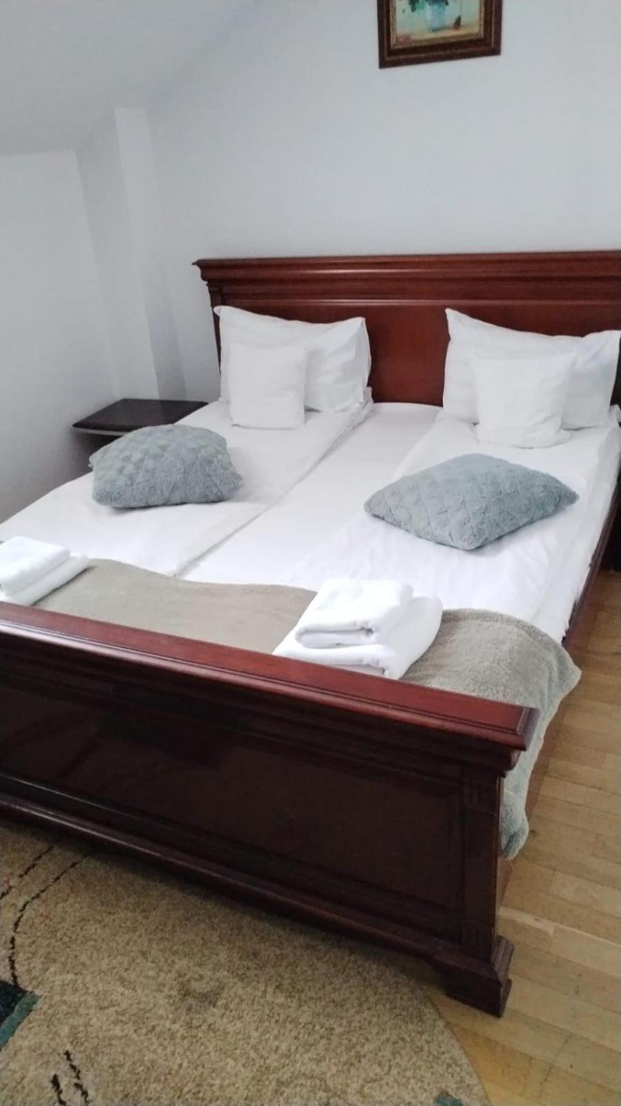 Pension Happy Day - Motorcycle Friendly Sibiu Extérieur photo