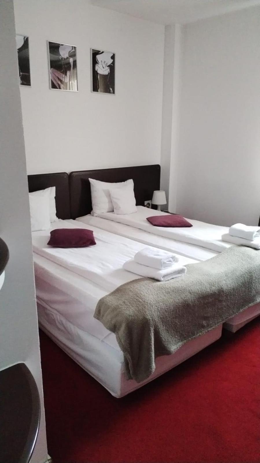 Pension Happy Day - Motorcycle Friendly Sibiu Extérieur photo