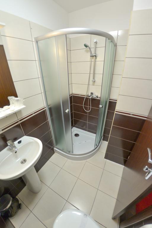 Pension Happy Day - Motorcycle Friendly Sibiu Extérieur photo