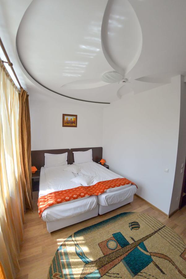 Pension Happy Day - Motorcycle Friendly Sibiu Extérieur photo